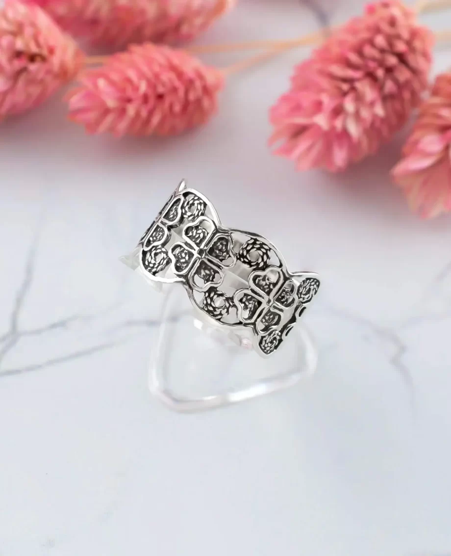 Luck and Elegance: Filigree Art Sterling Silver Women Four Clover Band Ring